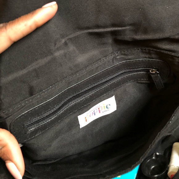 Poppie Jones Black With Blue Shimmer Clutch - Picture 3 of 6